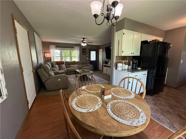 $159,900 | 18846 South 1497 Road, Nevada, MO 64772