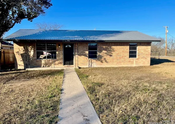 $189,000 | 456 Melody Lane, Uvalde, TX 78801
