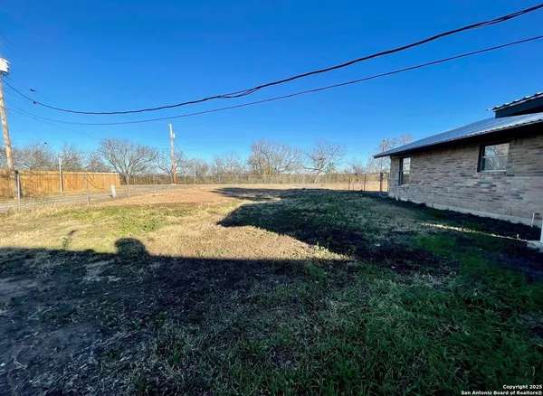 $189,000 | 456 Melody Lane, Uvalde, TX 78801