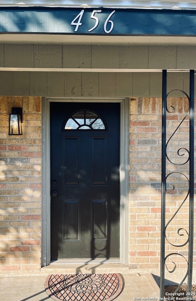456 Melody Lane Uvalde, TX 78801 - Photo 2 of 19