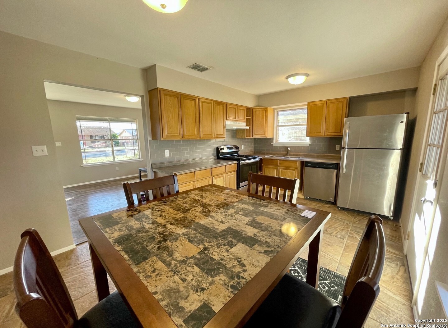 456 Melody Lane Uvalde, TX 78801 - Photo 9 of 19