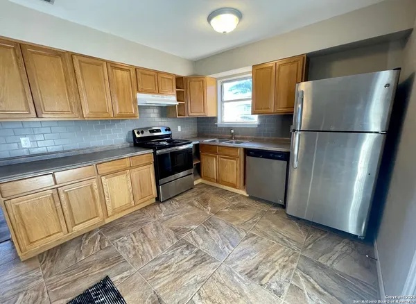 $189,000 | 456 Melody Lane, Uvalde, TX 78801