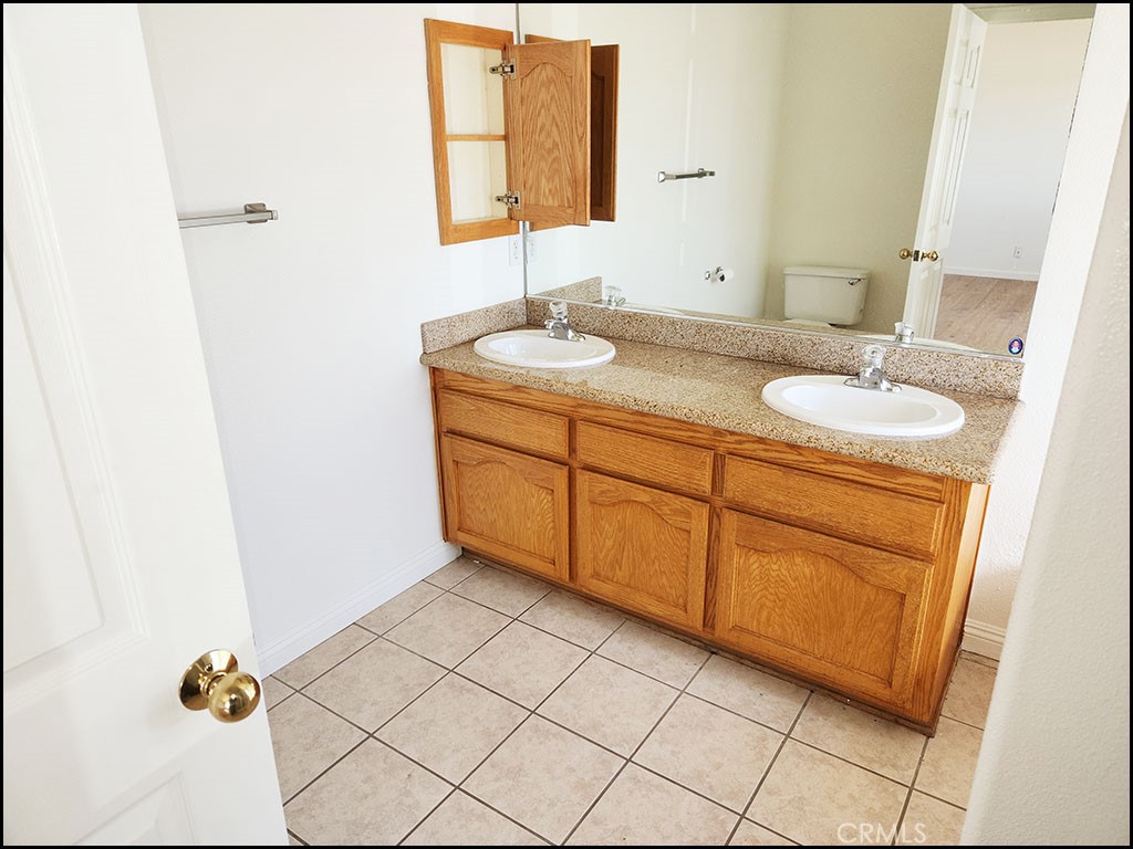 10685 Crystal Aire Road Pinon Hills, CA 92372 - Photo 11 of 47