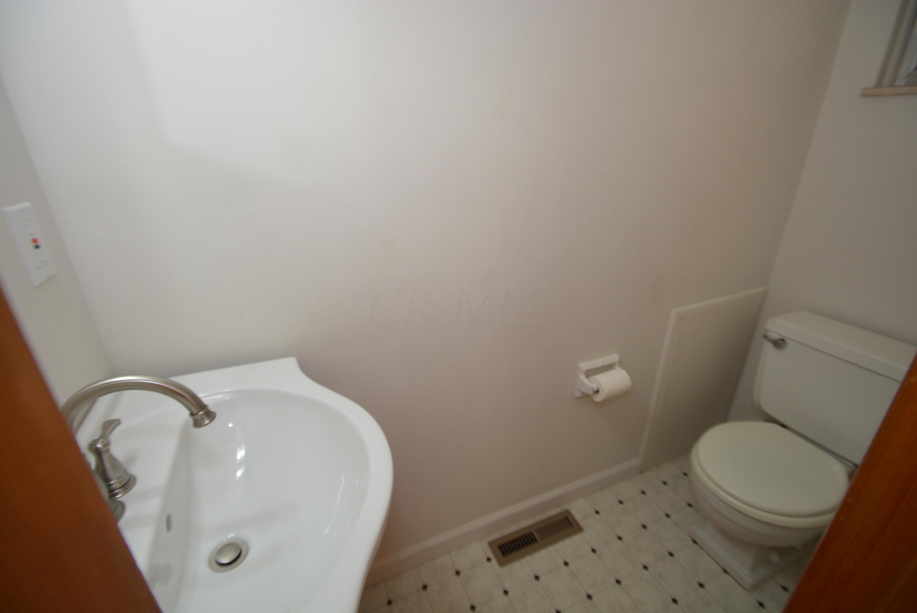4463 Maize Road Columbus, OH 43224 - Photo 11 of 32 Gallery Image 11