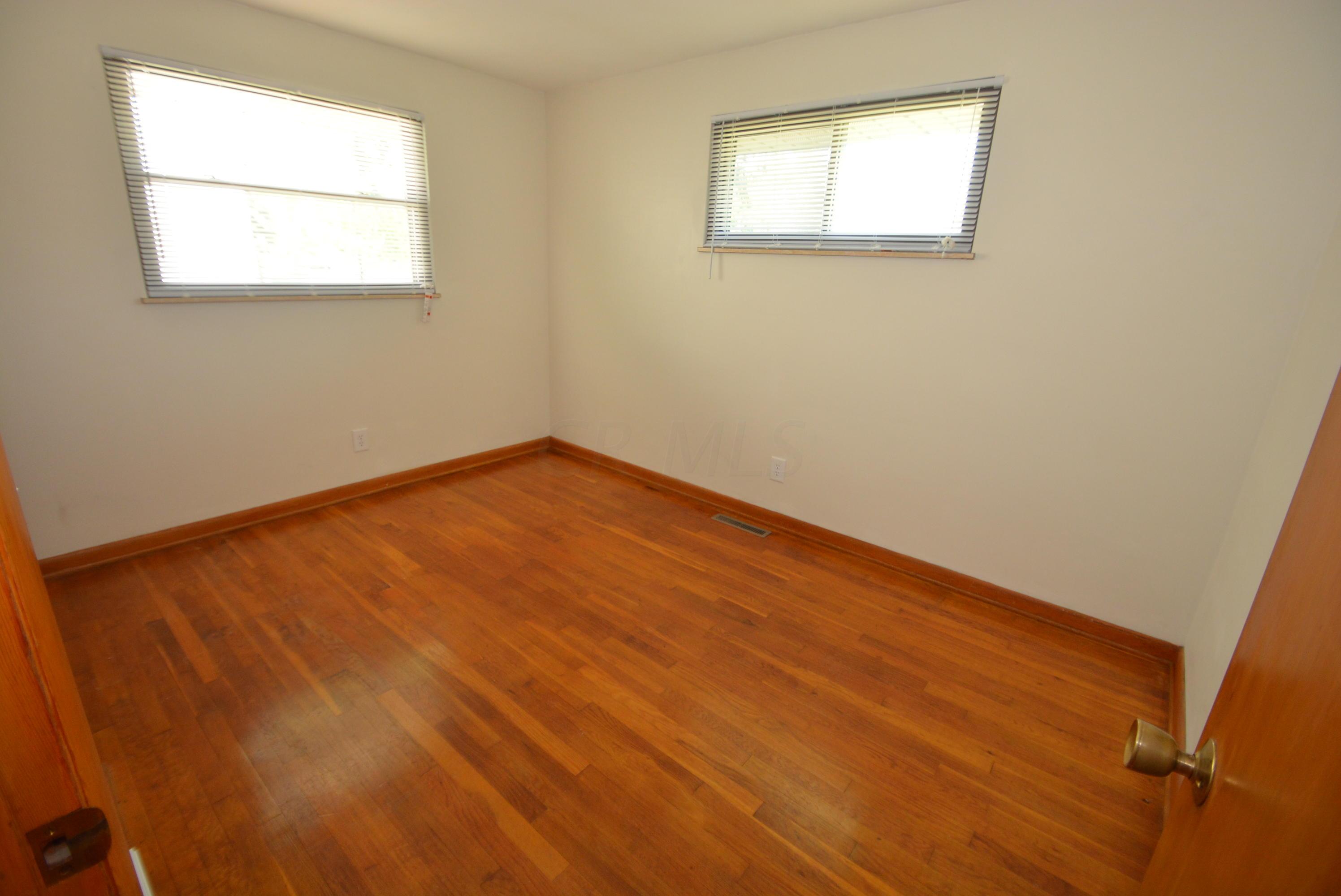 4463 Maize Road Columbus, OH 43224 - Photo 13 of 32 Gallery Image 13