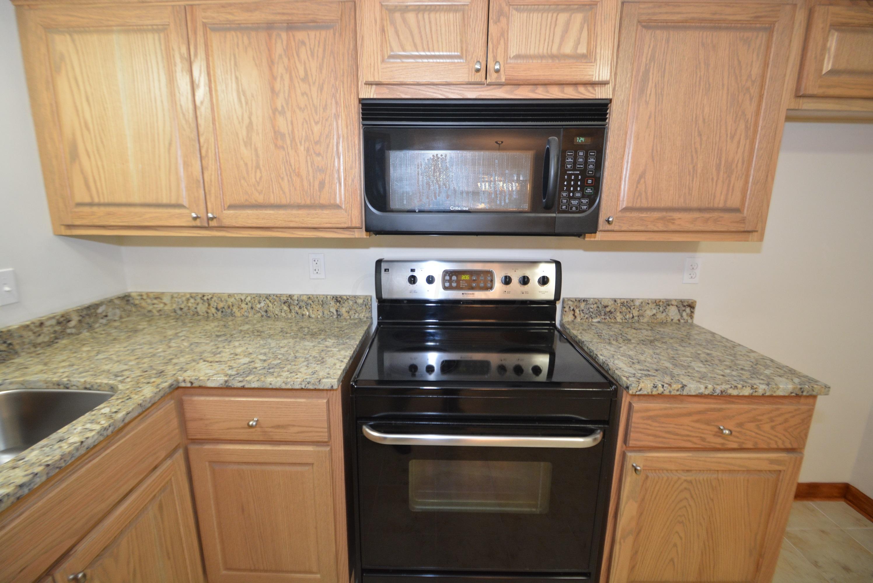 4463 Maize Road Columbus, OH 43224 - Photo 3 of 32 Gallery Image 3