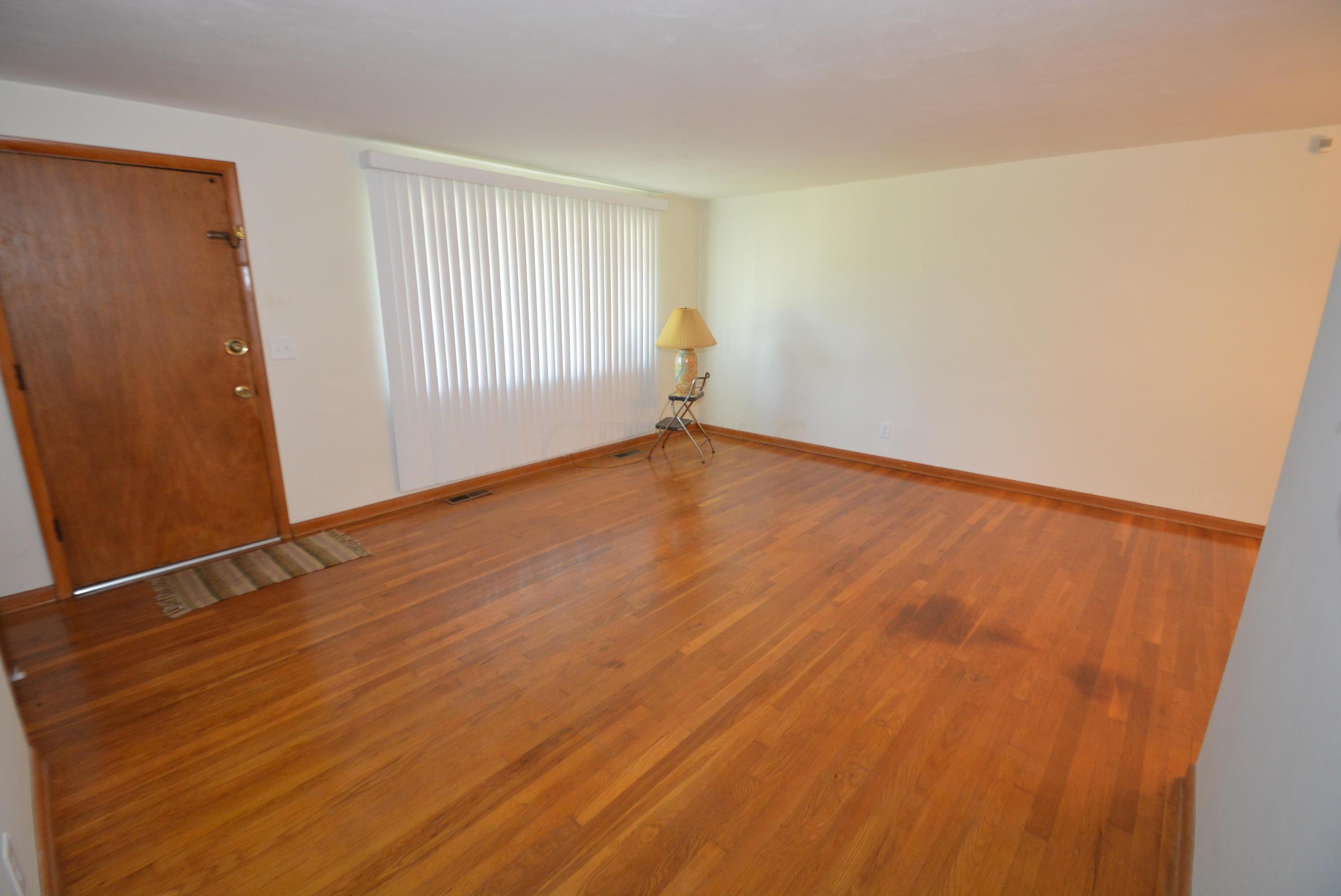 4463 Maize Road Columbus, OH 43224 - Photo 9 of 32 Gallery Image 9