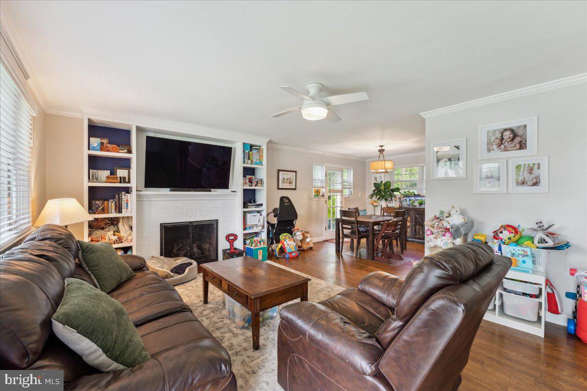 5222 Ferndale Street Springfield, VA 22151 - Photo 4 of 33 Gallery Image 4