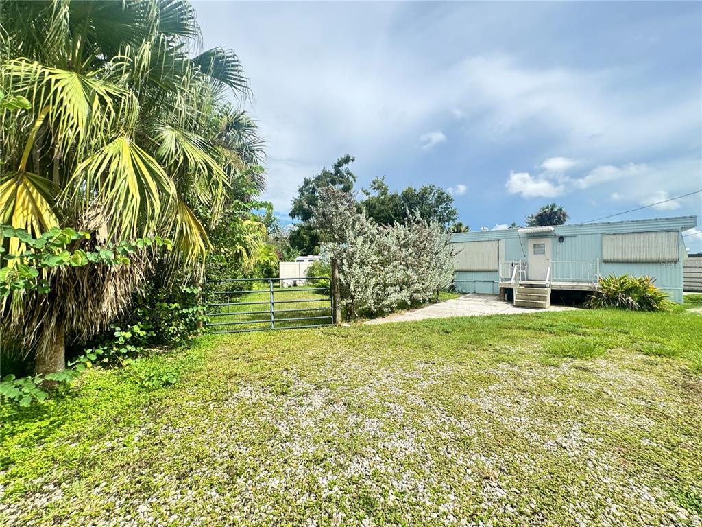 11970 Southwest Loop Terrace Arcadia, FL 34269 - Photo 24 of 37 a view of a backyard
