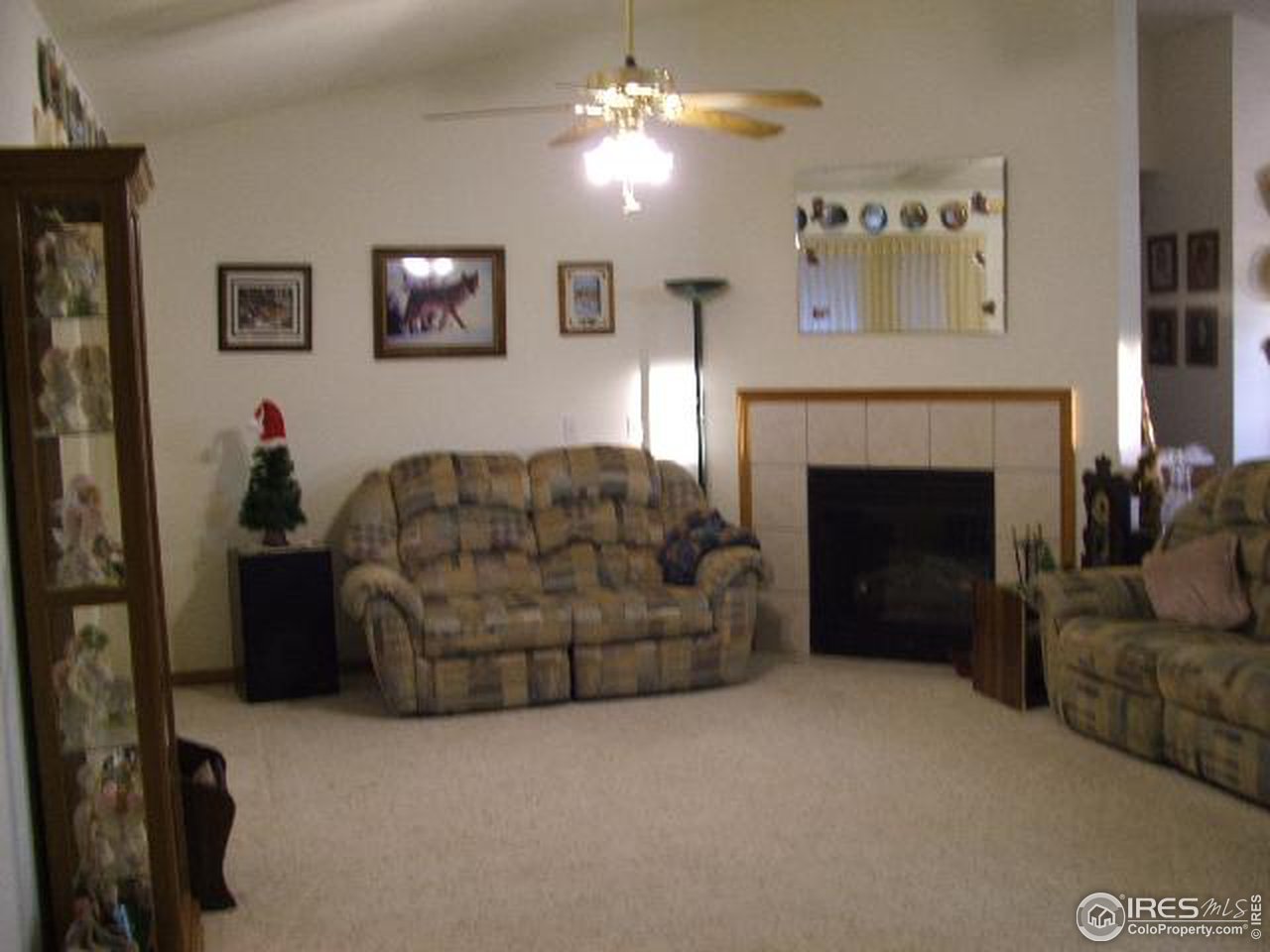 1240 View Ridge Court Bennett, CO 80102 - Photo 3 of 5 Gallery Image 3