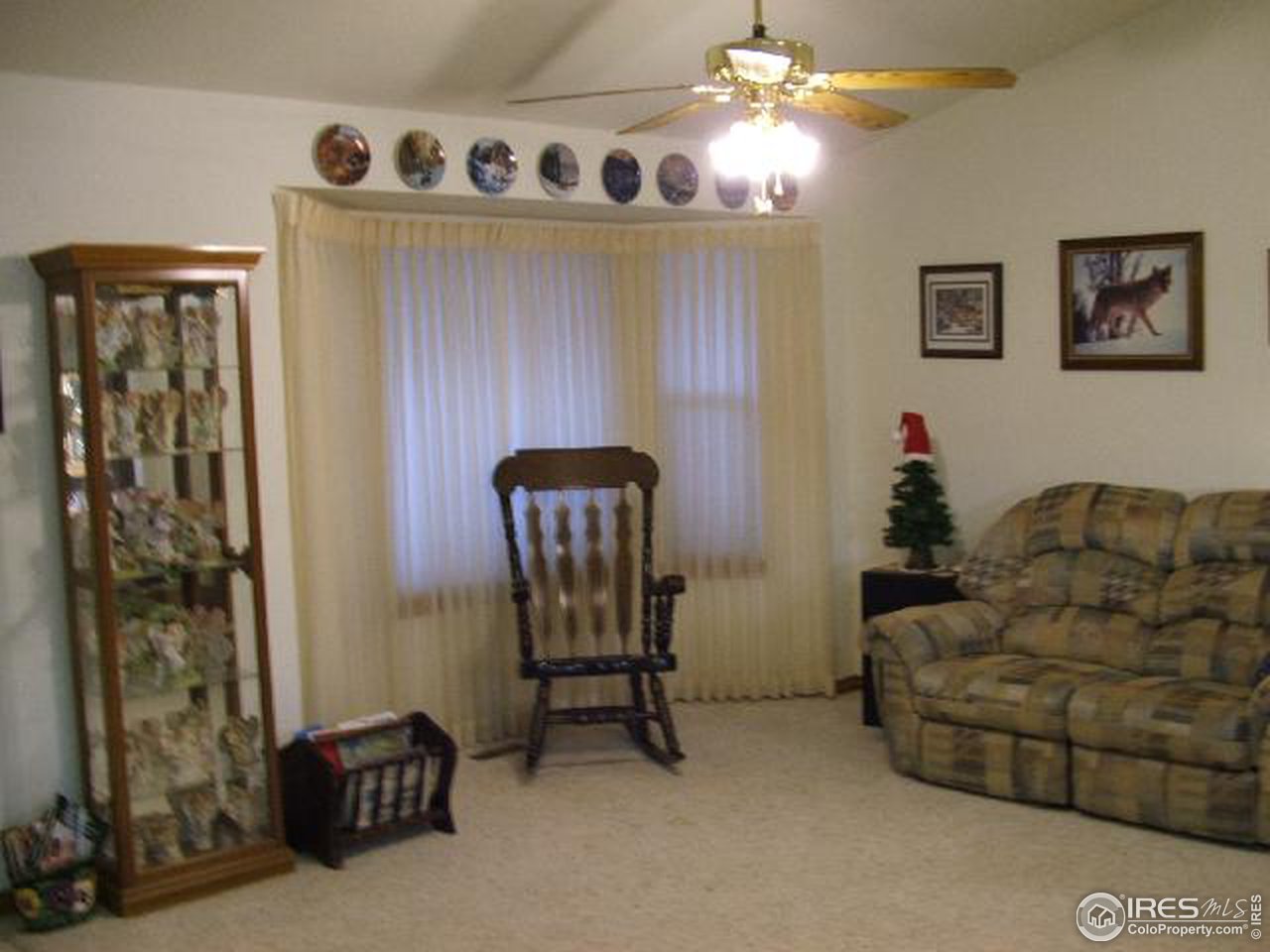 1240 View Ridge Court Bennett, CO 80102 - Photo 4 of 5 Gallery Image 4