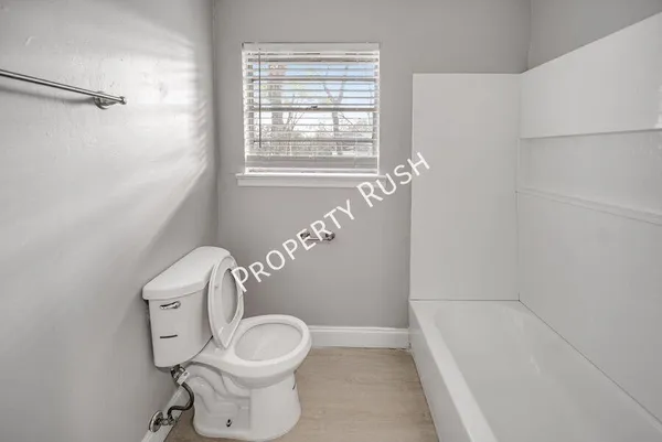 $1,345 | 7118 Shepherd View Circle, Unit B, Chattanooga, TN 37421