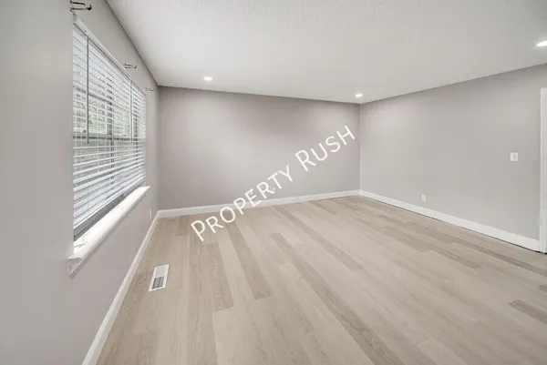 $1,345 | 7118 Shepherd View Circle, Unit B, Chattanooga, TN 37421