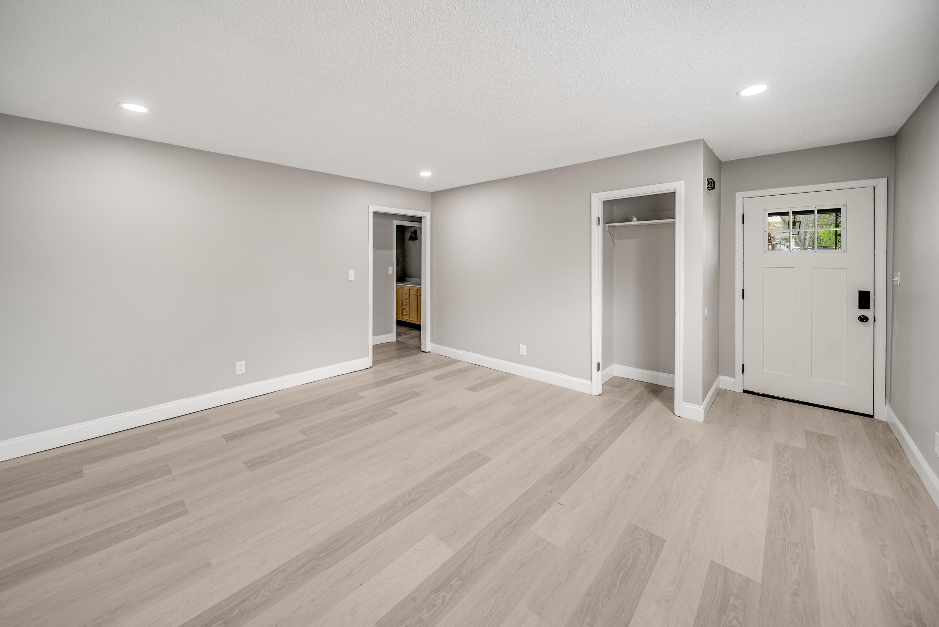 7118 Shepherd View Circle, Unit B Chattanooga, TN 37421 - Photo 5 of 16 DSC09932-NEW