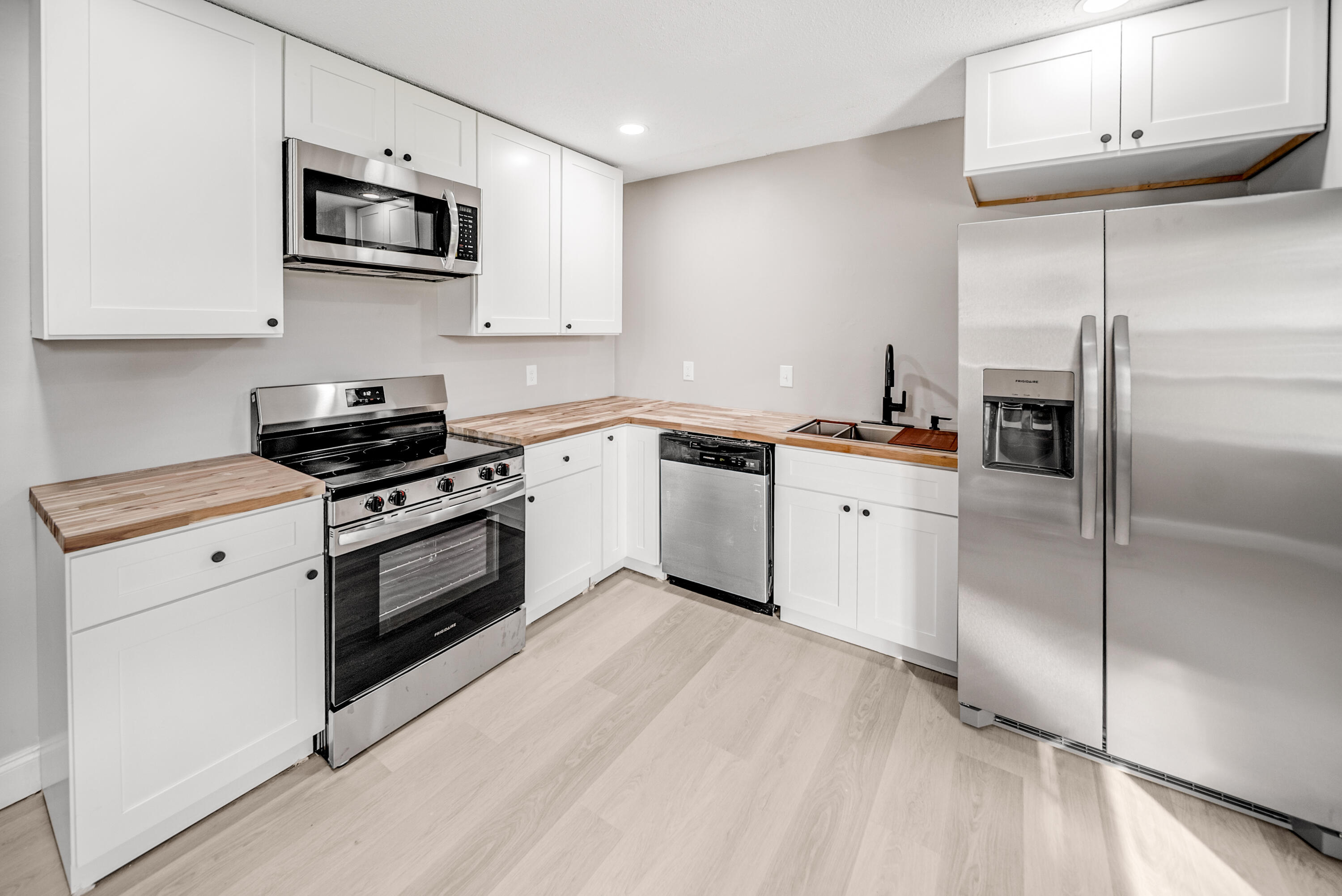 7118 Shepherd View Circle, Unit B Chattanooga, TN 37421 - Photo 6 of 16 DSC09937-NEW