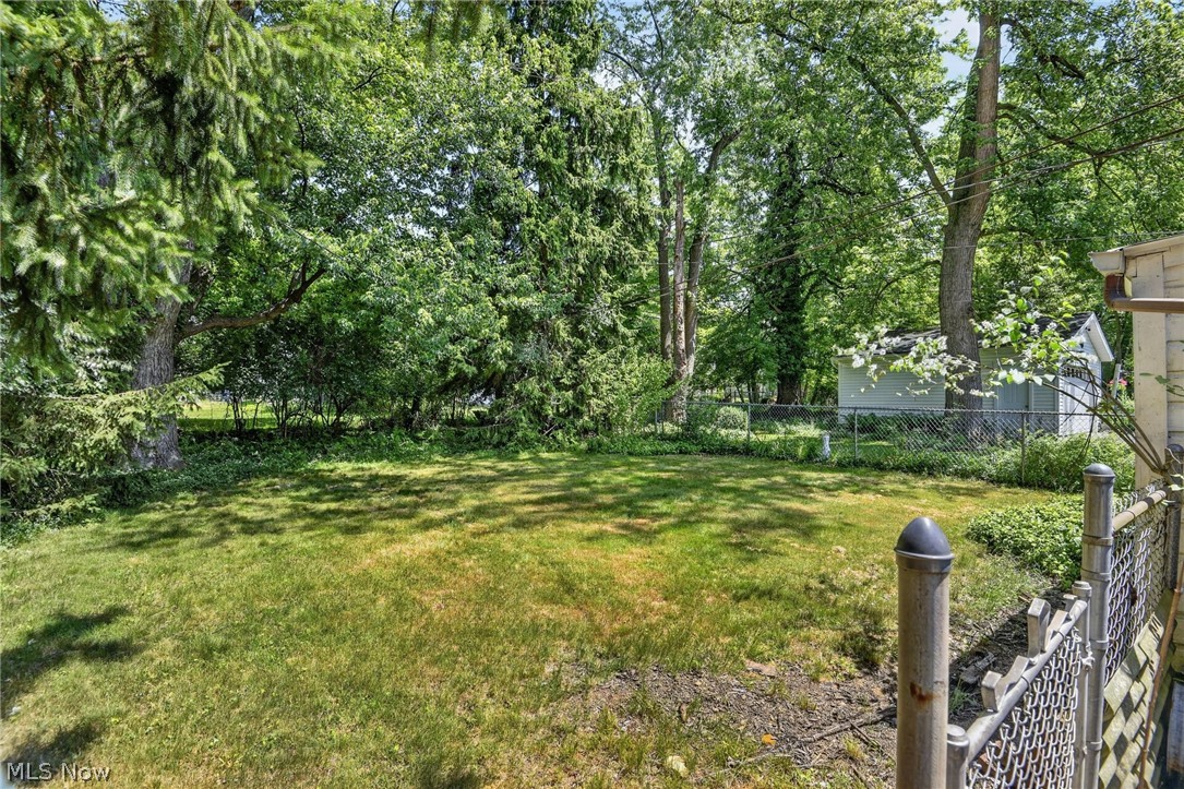 927 Englewood Road Cleveland Heights, OH 44121 - Photo 37 of 37