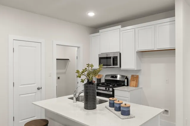 $284,900 | 701 White Steppe Way, Georgetown, TX 78626