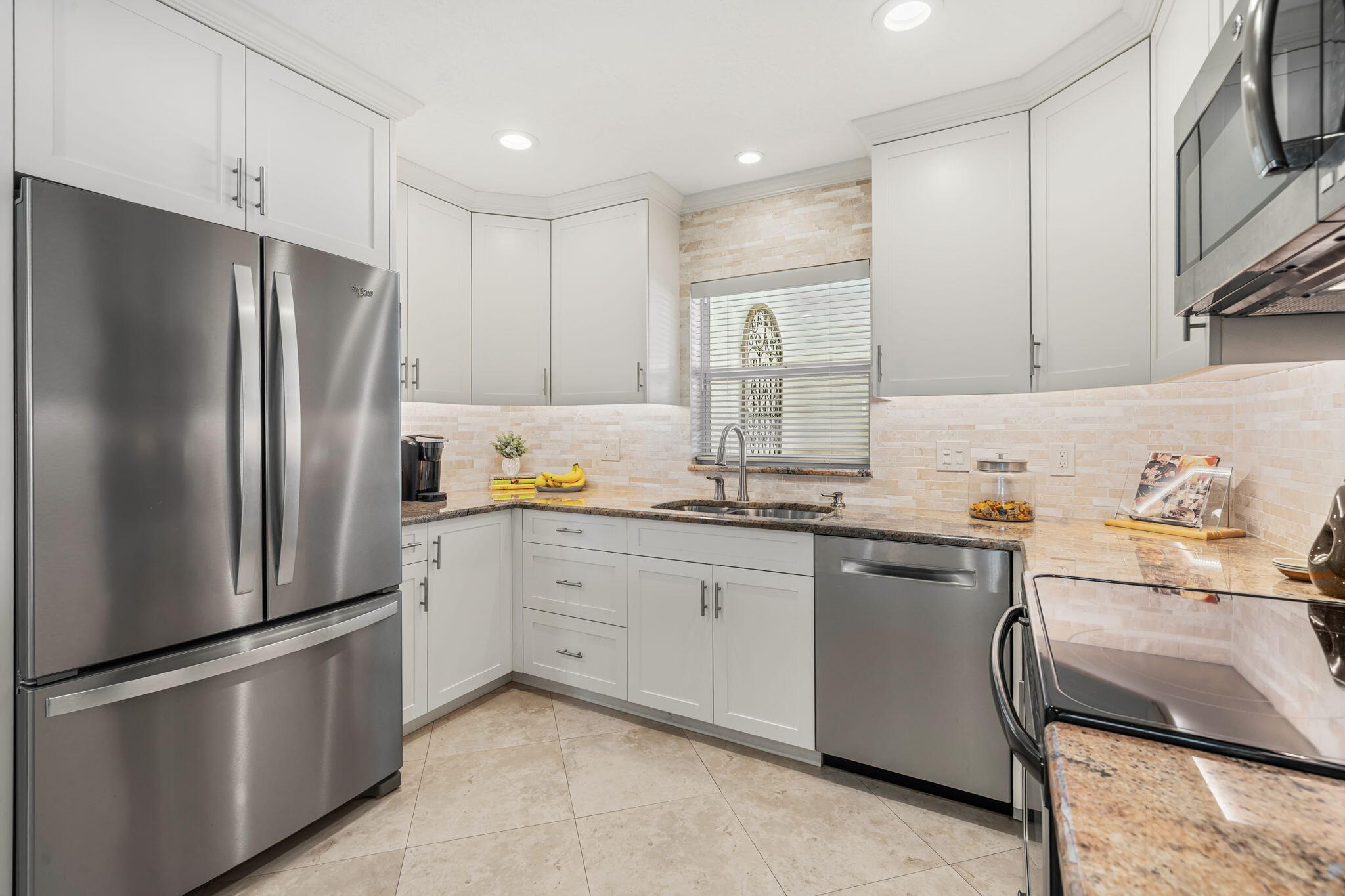 741 Curlew Road Delray Beach, FL 33444 - Photo 17 of 37 Kitchen