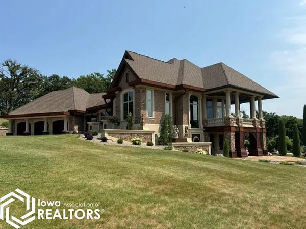 $2,950,000 | 317 East 18th Highway, Algona, IA 50511