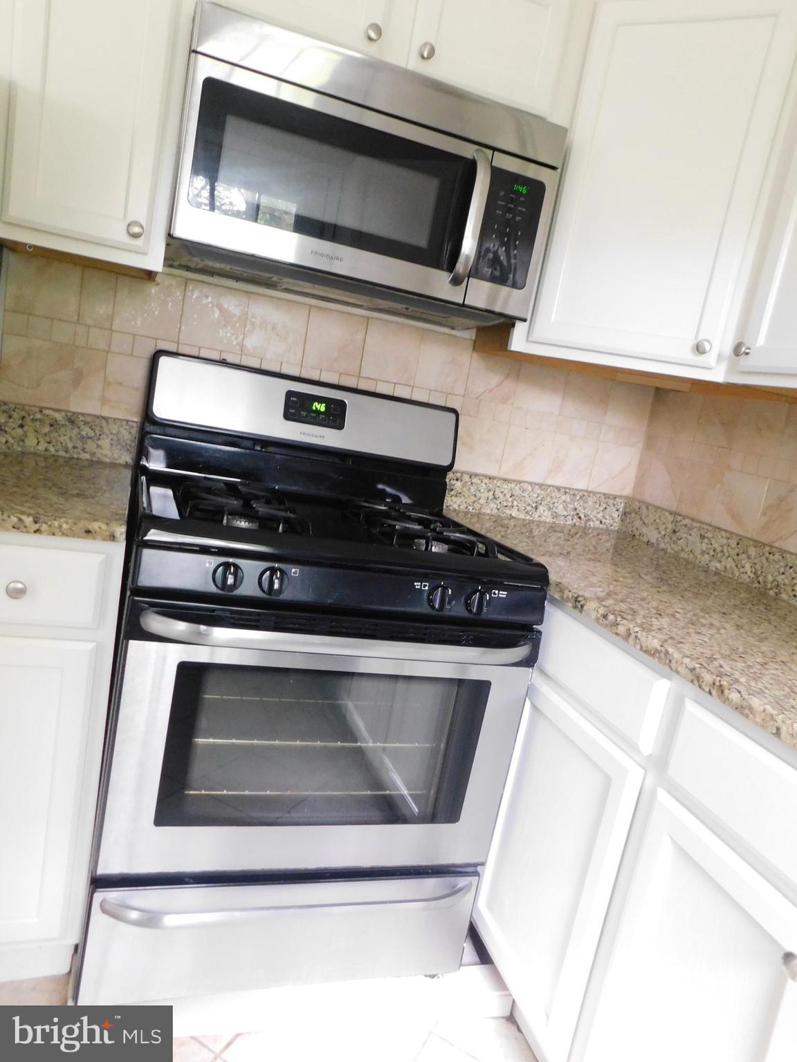 1005 Brooke Road Capitol Heights, MD 20743 - Photo 11 of 32 Kitchen - Built In Microwave