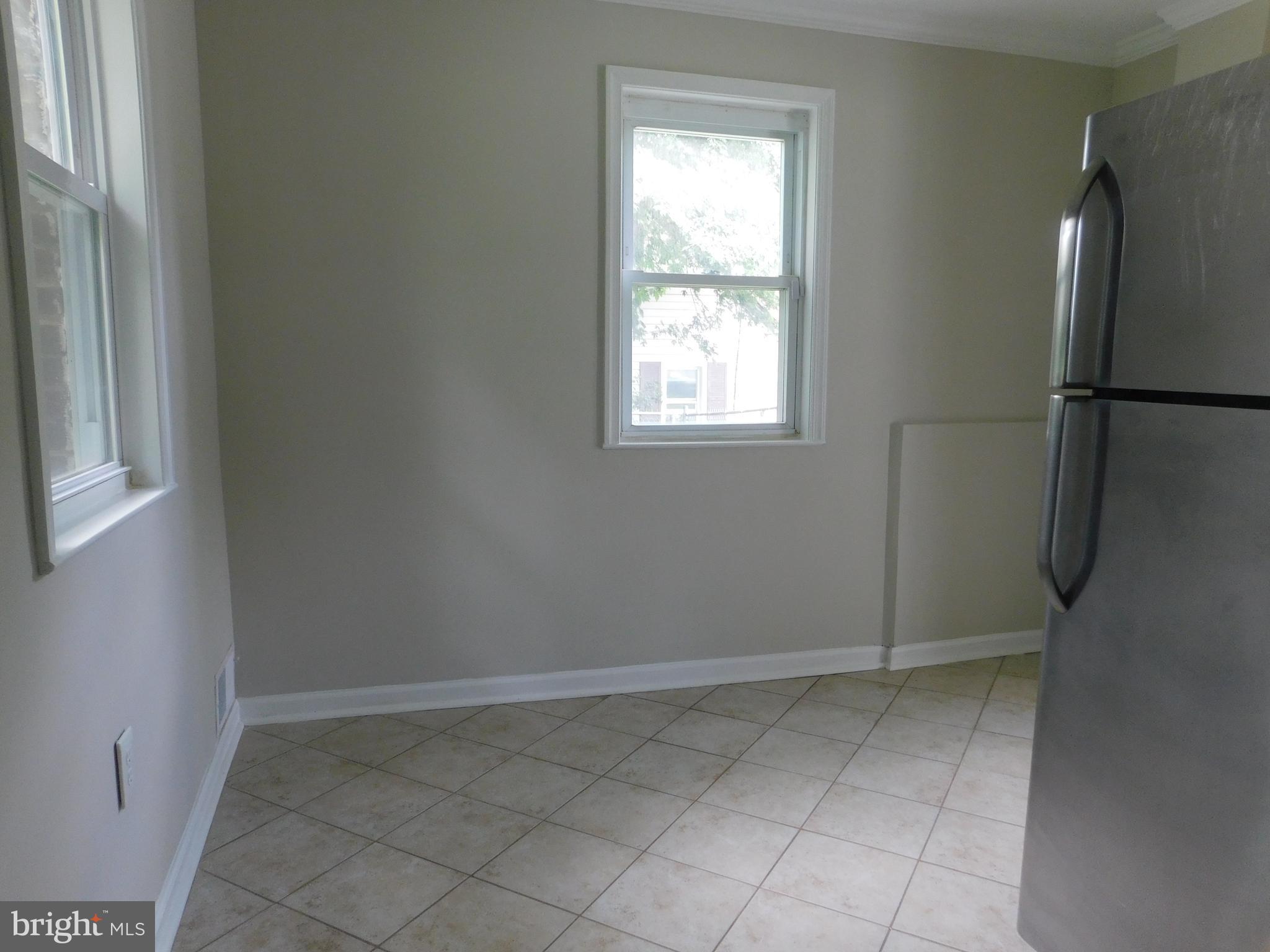 1005 Brooke Road Capitol Heights, MD 20743 - Photo 12 of 32 Kitchen - Table Space