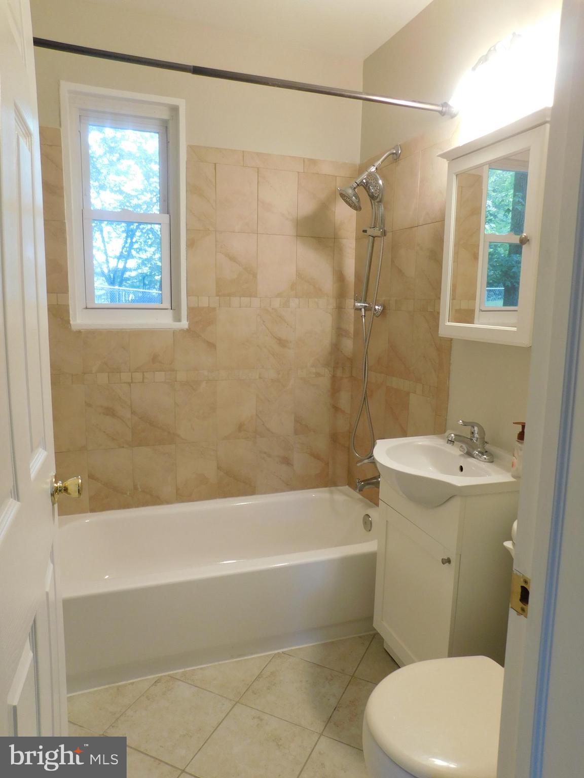 1005 Brooke Road Capitol Heights, MD 20743 - Photo 14 of 32 Bathroom