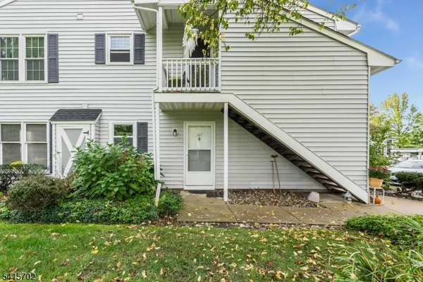 $365,000 | 107 Huckleberry Court, Three Bridges, NJ 08887