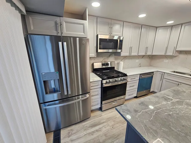 $3,099 | 1535 East Jane Avenue, Arlington Heights, IL 60004