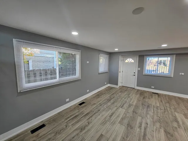 $3,099 | 1535 East Jane Avenue, Arlington Heights, IL 60004