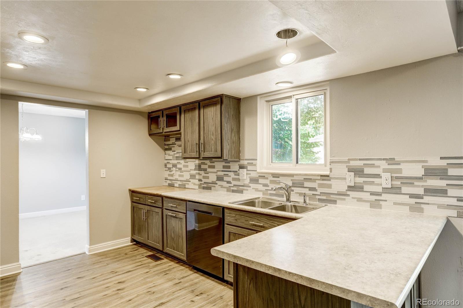 13657 Omega Circle Littleton, CO 80124 - Photo 4 of 39
