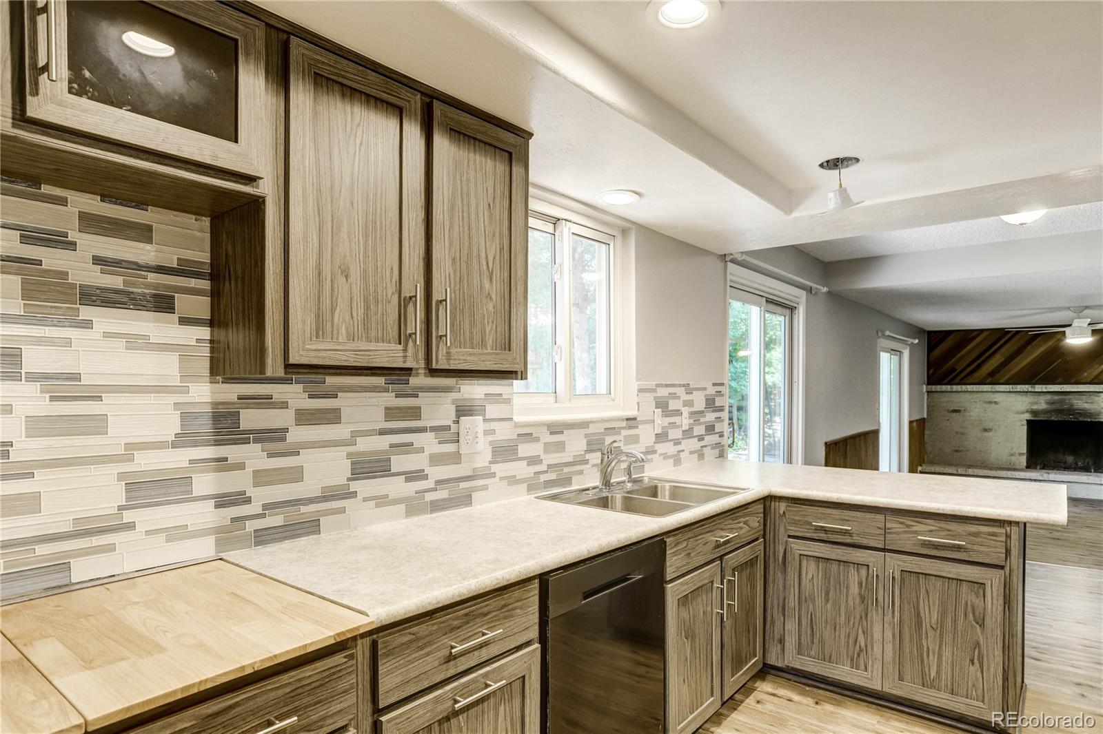 13657 Omega Circle Littleton, CO 80124 - Photo 5 of 39