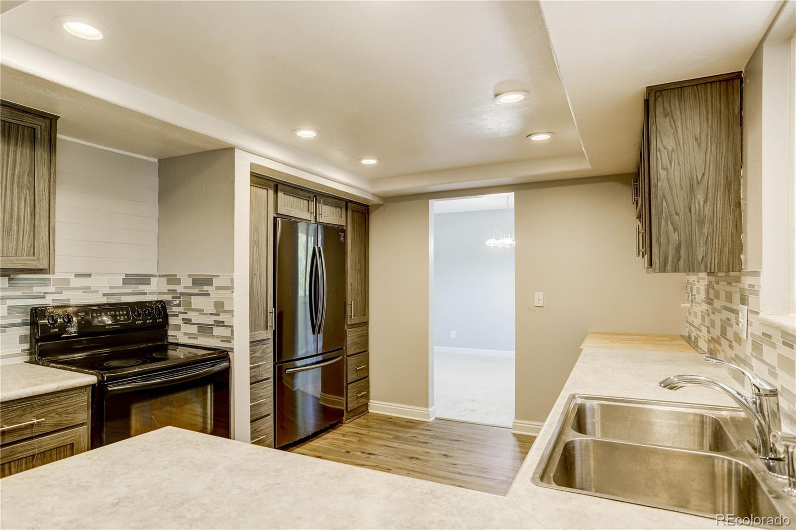 13657 Omega Circle Littleton, CO 80124 - Photo 6 of 39