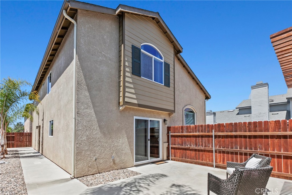263 Spruce Street, Unit B Arroyo Grande, CA 93420 - Photo 19 of 36 a front view of a house