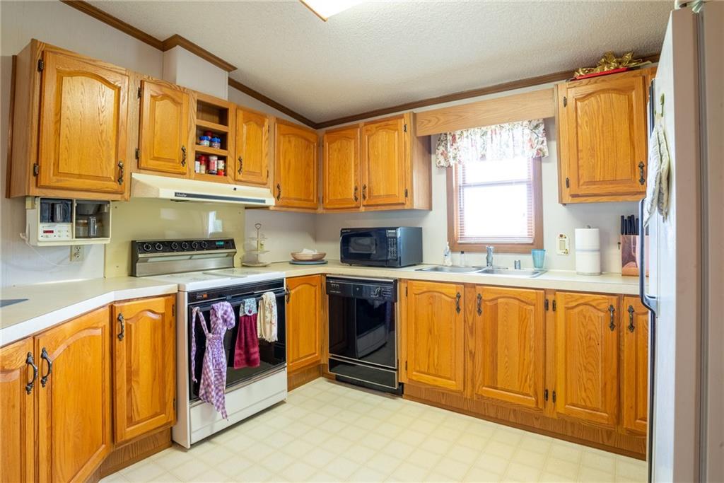 608 Lark Lane Apollo, PA 15613 - Photo 16 of 21 Gallery Image 16