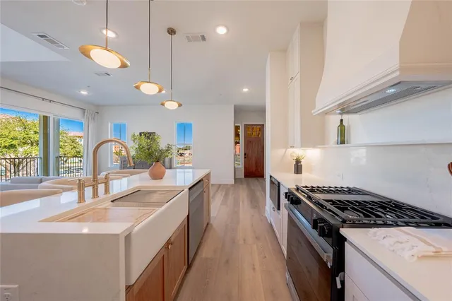 a picture of a bench