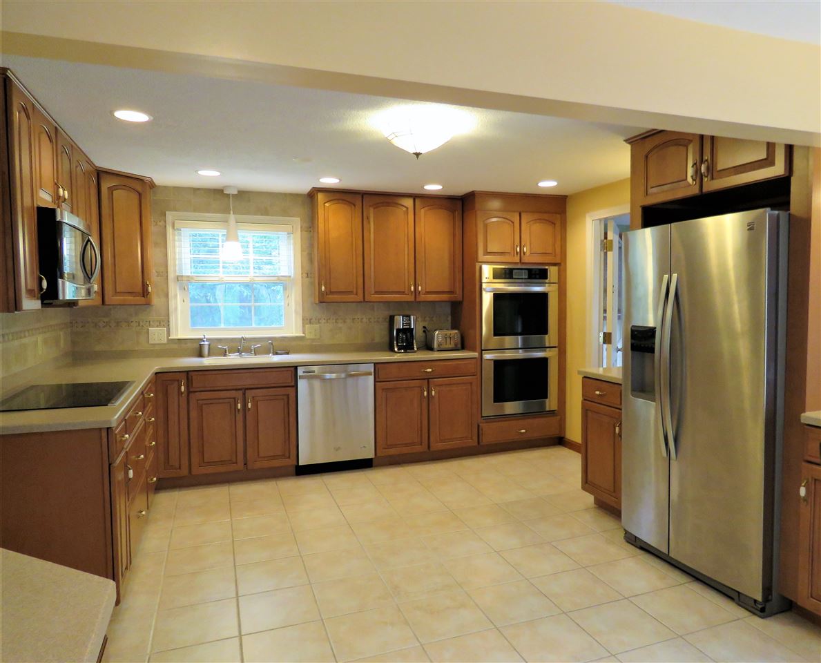 13 Daniel Road Derry, NH 03038 - Photo 11 of 40 Gallery Image 11