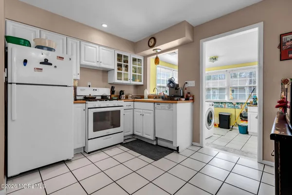 $349,000 | 2 Castro Grove Drive, Toms River, NJ 08753