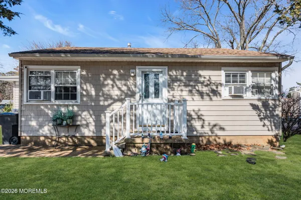 $349,000 | 2 Castro Grove Drive, Toms River, NJ 08753