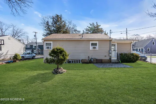 $349,000 | 2 Castro Grove Drive, Toms River, NJ 08753