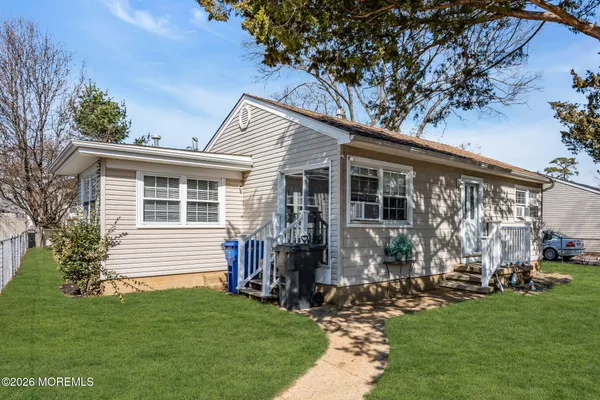 $349,000 | 2 Castro Grove Drive, Toms River, NJ 08753