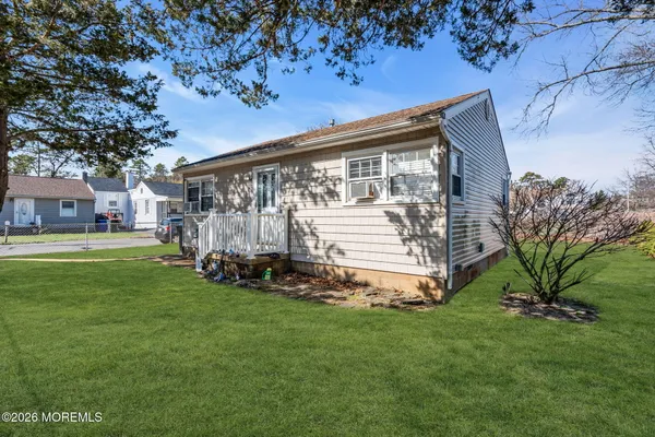 $349,000 | 2 Castro Grove Drive, Toms River, NJ 08753