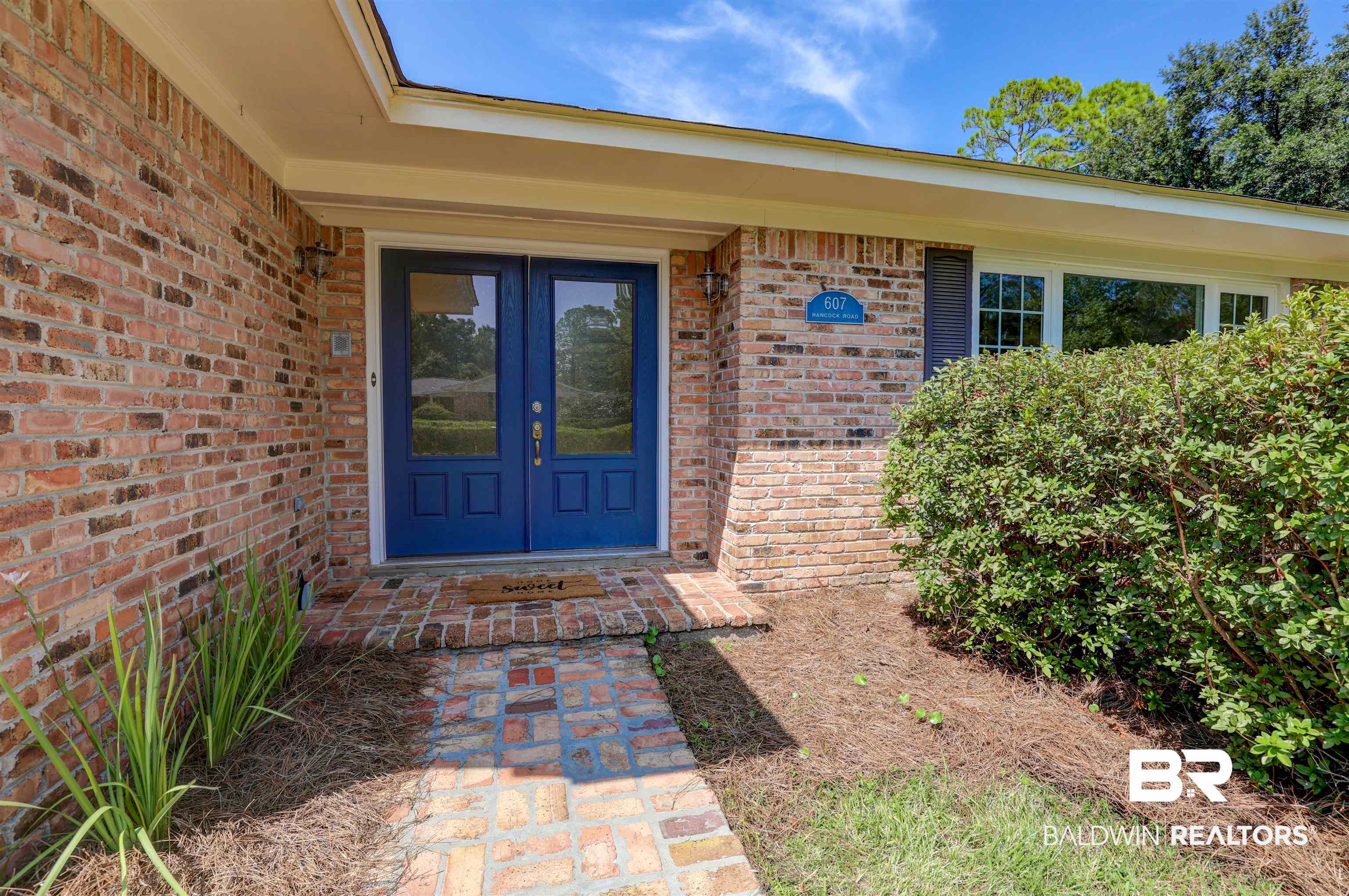 607 Hancock Road Fairhope, AL 36532 - Photo 3 of 28