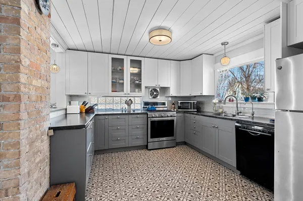 $199,900 | 115 North Clinton Avenue, Clintonville, WI 54929