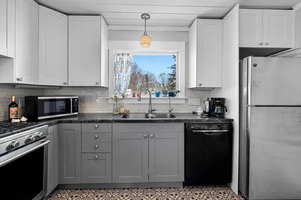 $199,900 | 115 North Clinton Avenue, Clintonville, WI 54929