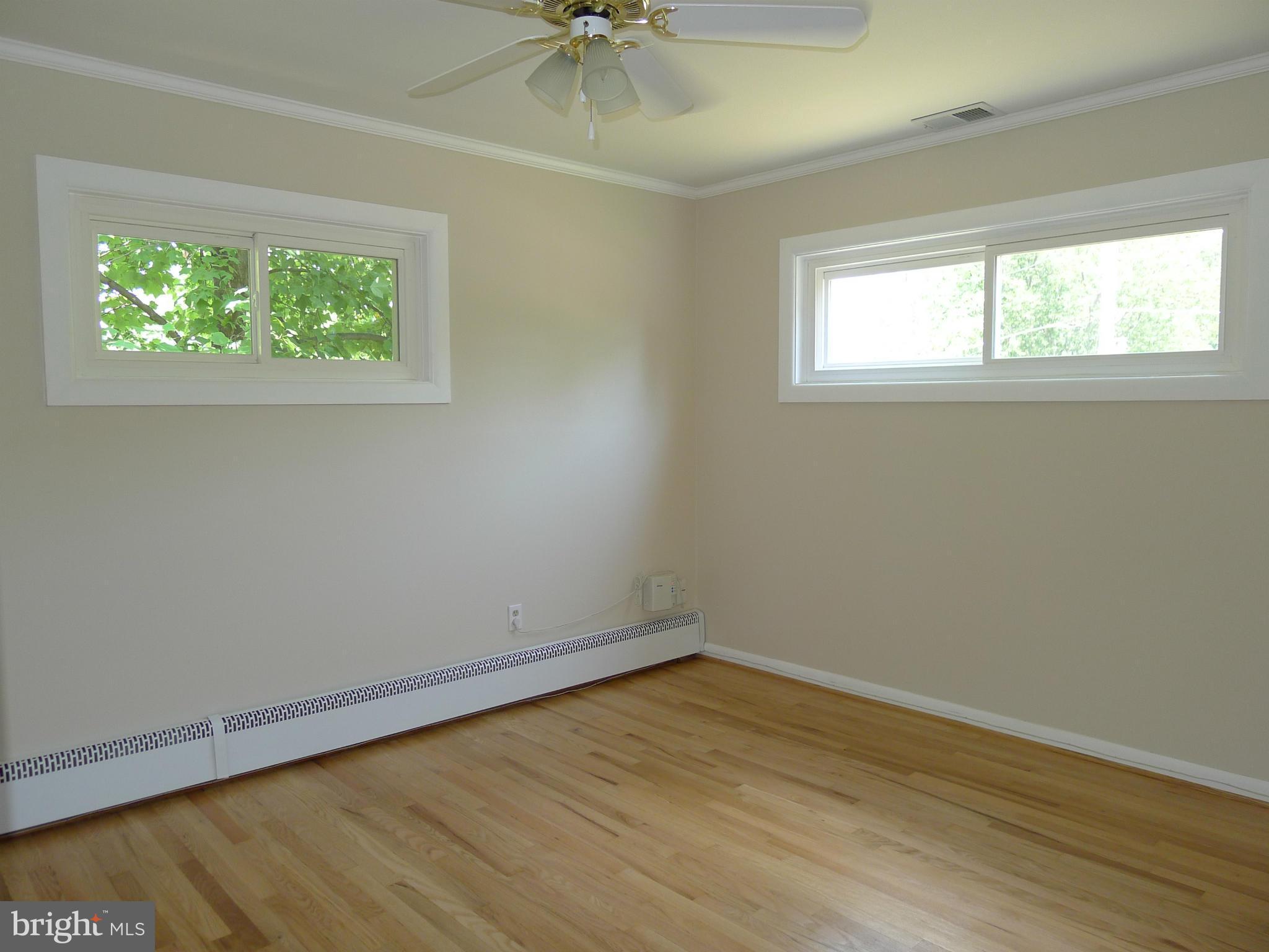 6302 Climbhill Road Alexandria, VA 22310 - Photo 11 of 30 Bedroom #2 with refinished Hardwoods