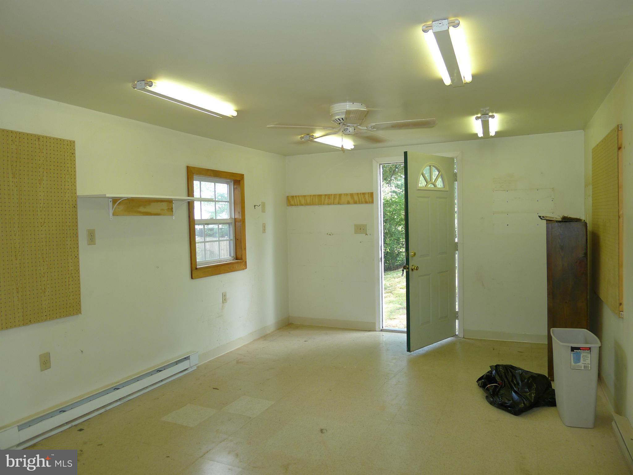 6302 Climbhill Road Alexandria, VA 22310 - Photo 20 of 30 Finished Workshop w/110/220*Heat*AC