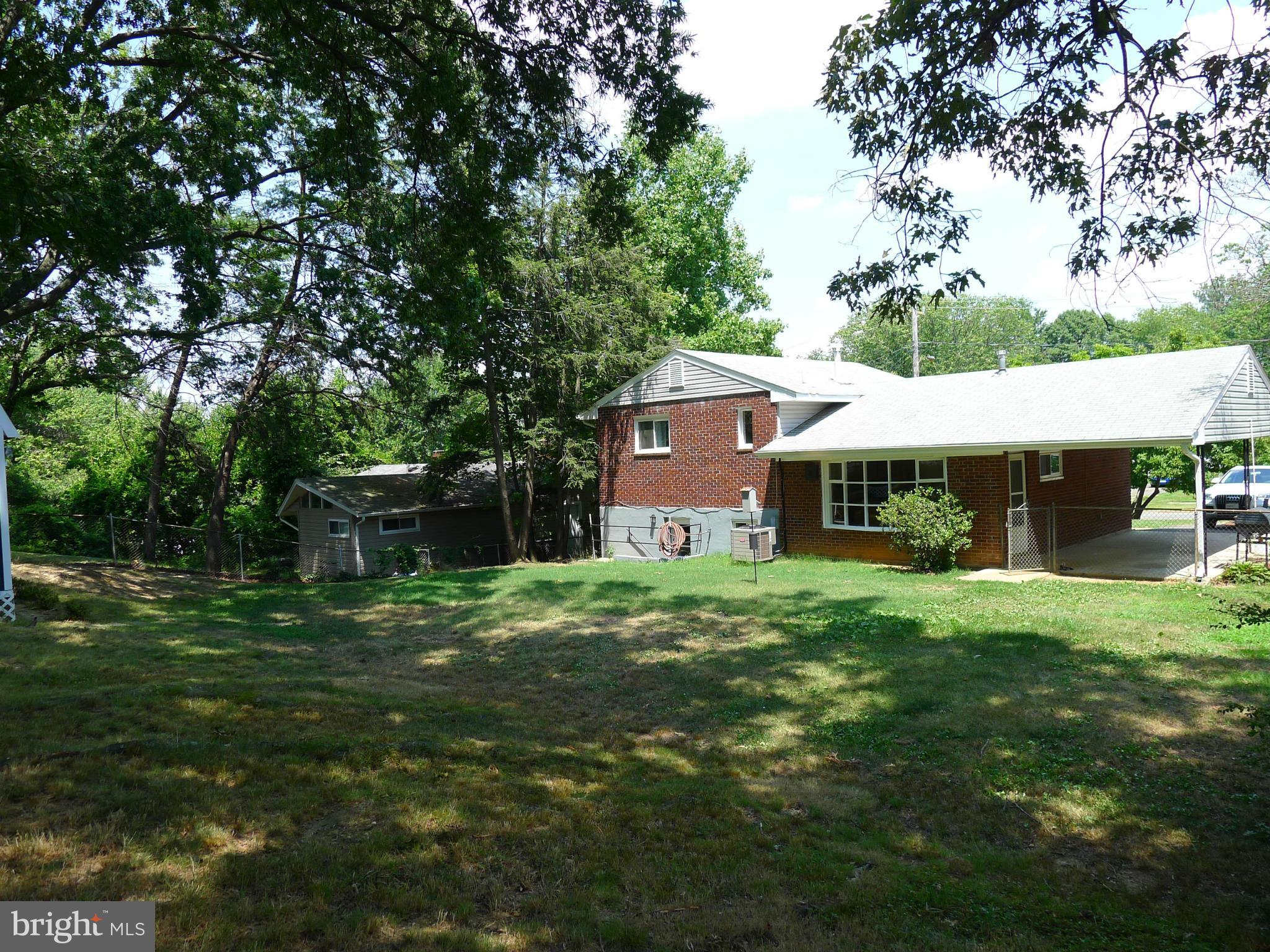 6302 Climbhill Road Alexandria, VA 22310 - Photo 23 of 30 Backyard View