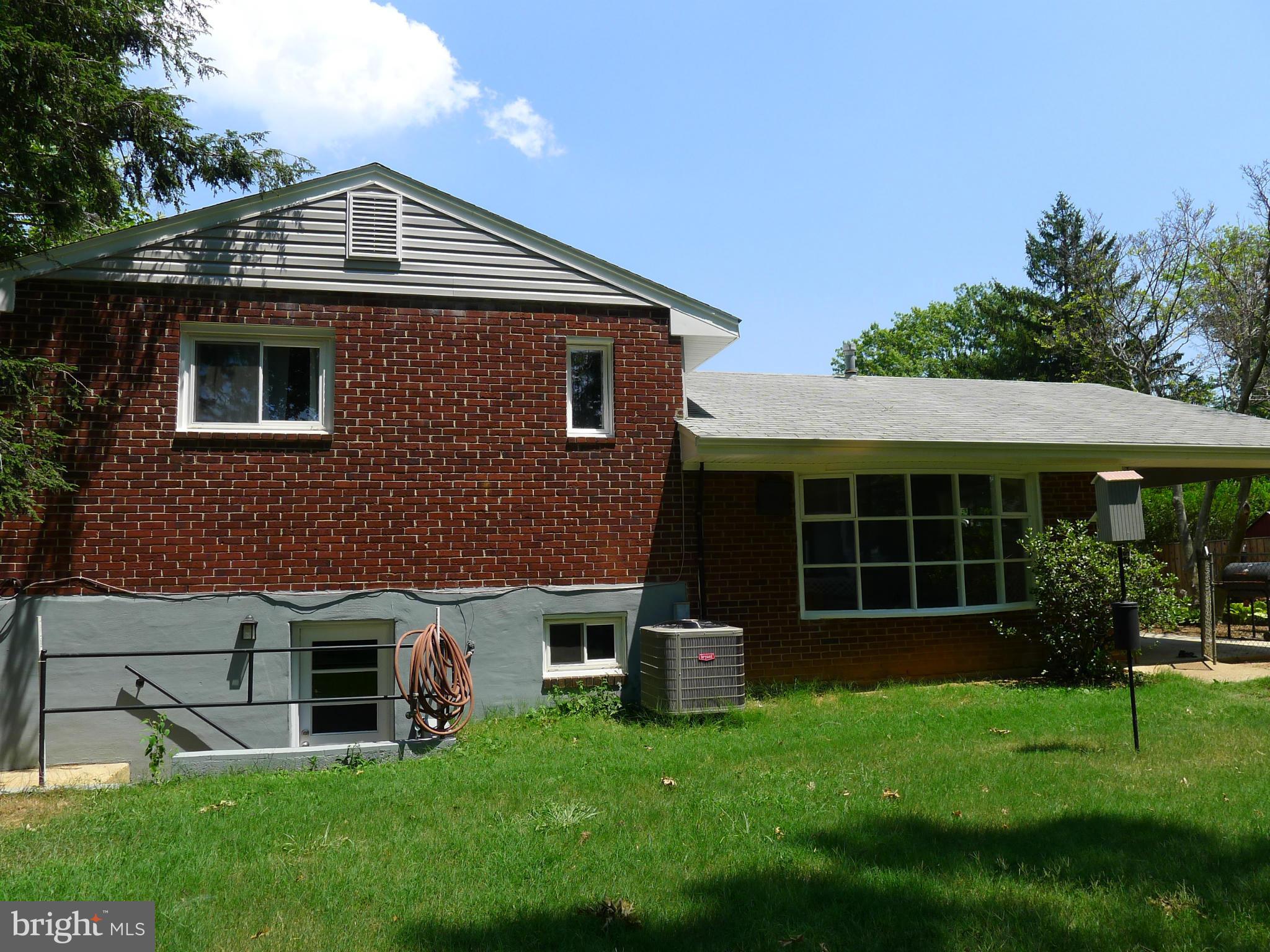 6302 Climbhill Road Alexandria, VA 22310 - Photo 26 of 30 Brick Exterior