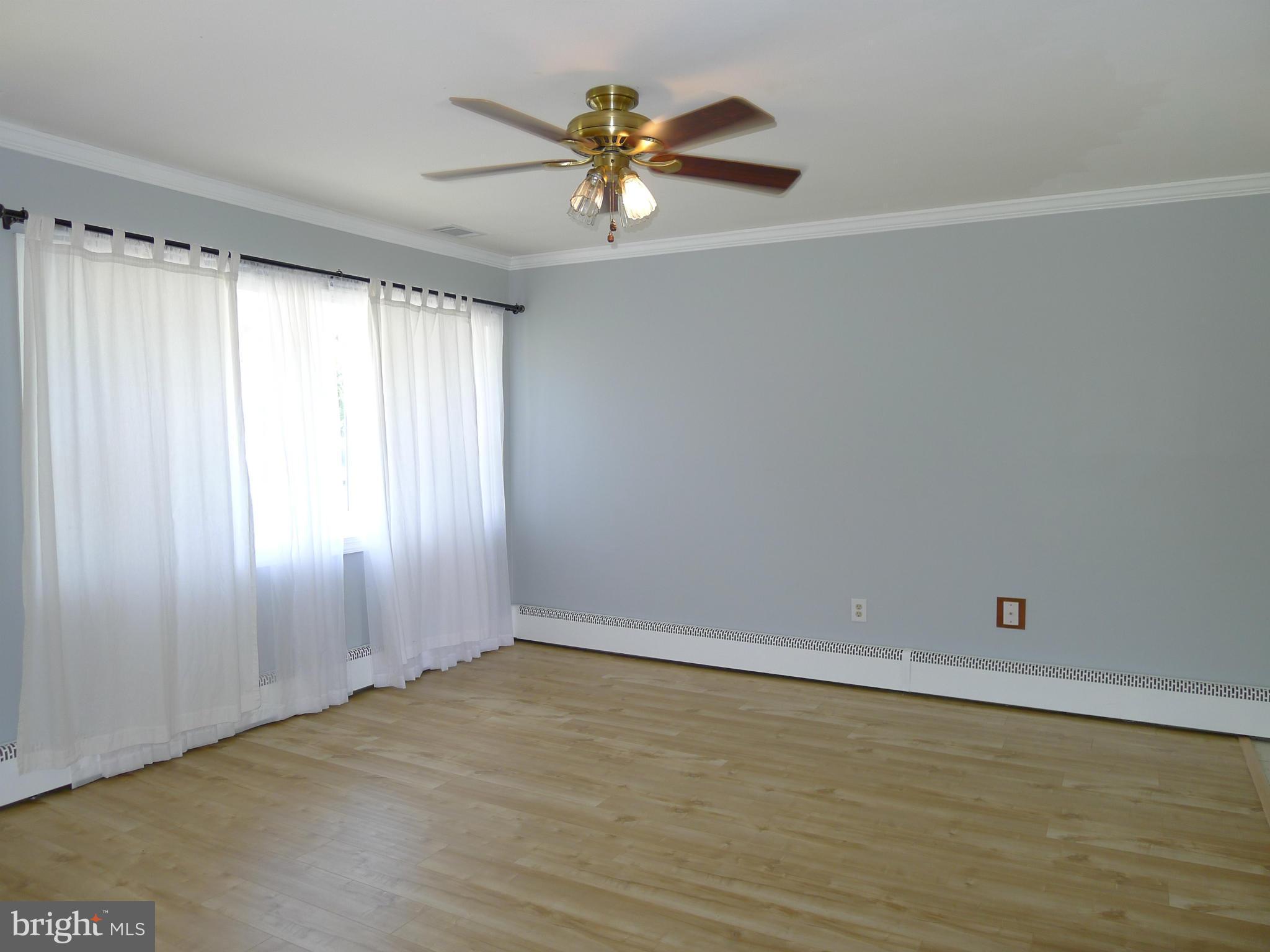 6302 Climbhill Road Alexandria, VA 22310 - Photo 6 of 30 Living Room with Ceiling Fan