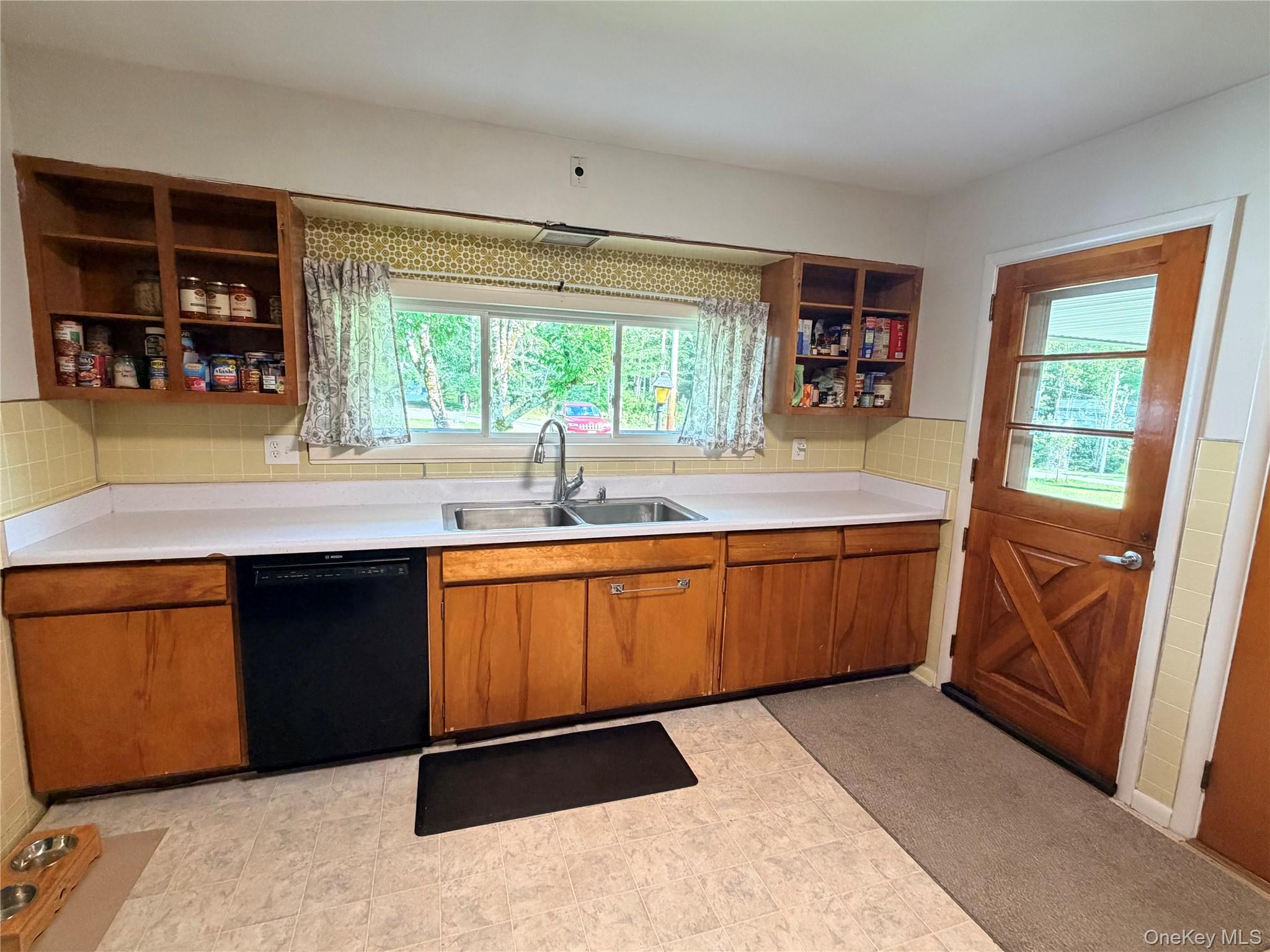412 Brown Road Ellenville, NY 12428 - Photo 8 of 24 Kitchen
